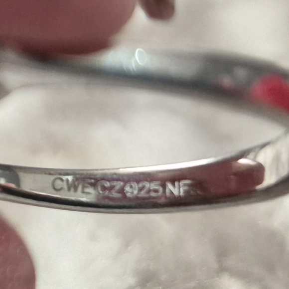 Lovely Ring - Picture 3 of 3